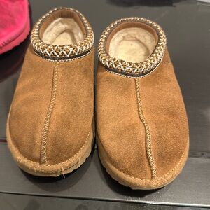 Ugg Tasman